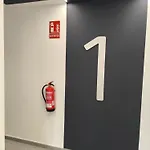 1 דירה *